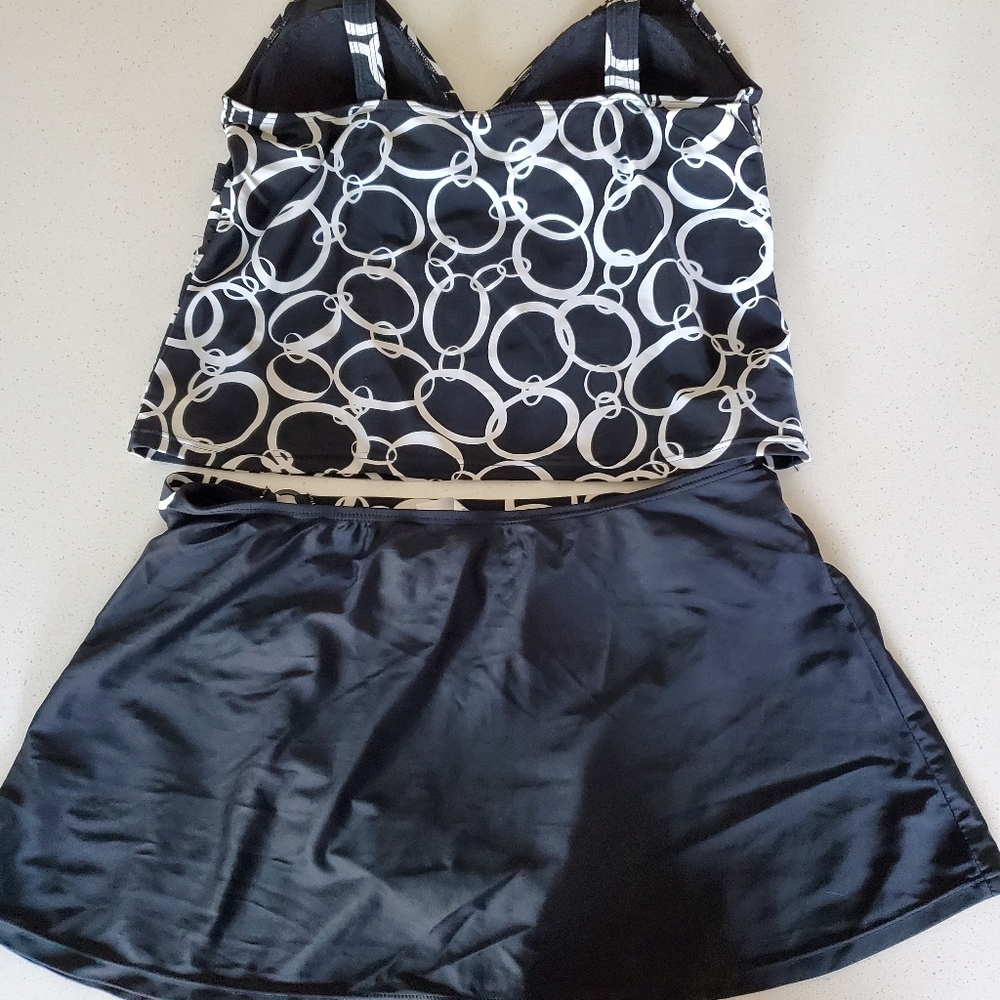 Black and white tankini set - Picture 7 of 14